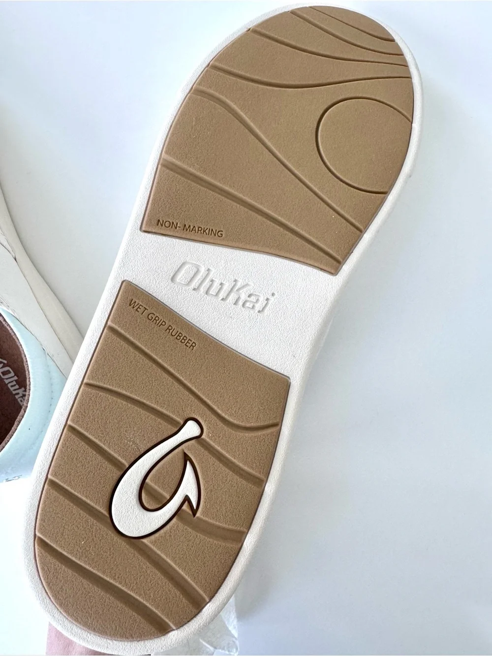 OluKai light off